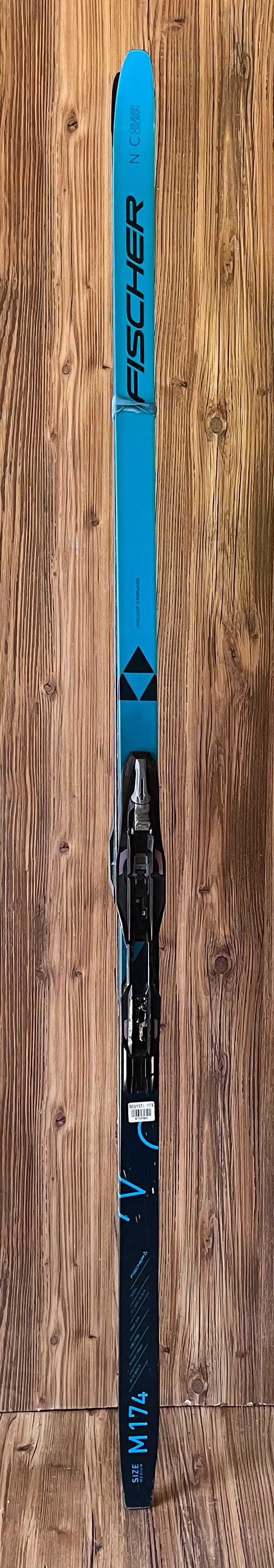 Fischer Cruiser Crown (Classique – NNN – ecailles) 2022, taille 164 cm